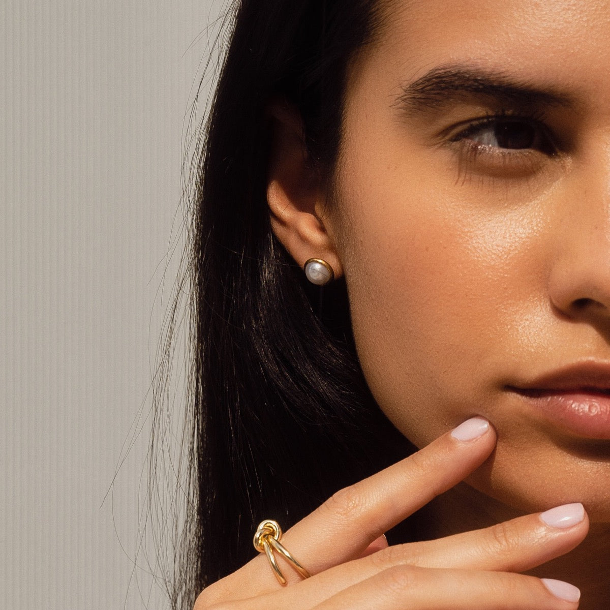 Pearl Stud Earrings - Gold