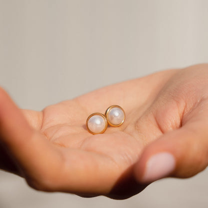 Pearl Stud Earrings - Gold